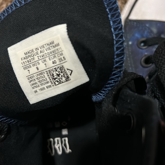 Converse Chuck Taylor shoes size 7 - Picture 7 of 7